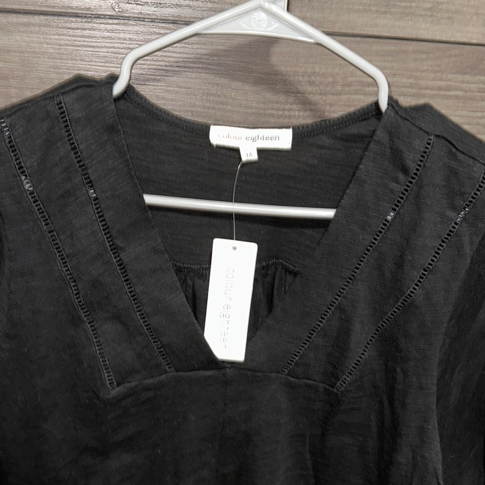 Cute Black dressy top!!❤️ - Picture 2 of 6